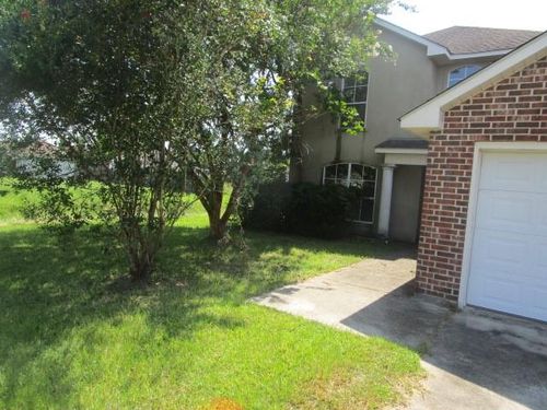 36062 Raleigh Dr, Denham Springs, LA, 70706-1530 | Card Image