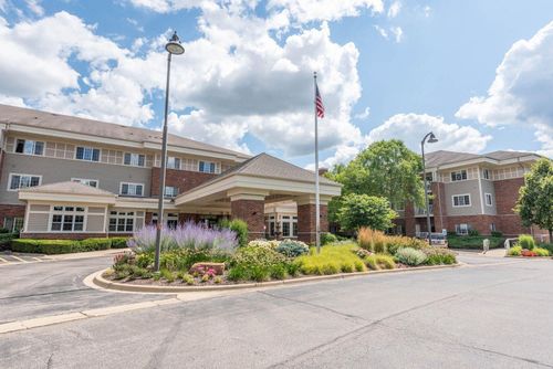apt-362-801 Mclean Blvd, Elgin, IL, 60123-2075 | Card Image