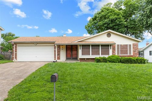13 Newberry Dr, Saint Peters, MO, 63376-3107 | Card Image