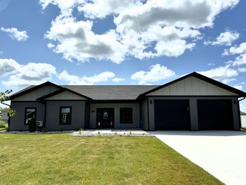 514 Lincoln St Se, Warroad, MN, 56763-2631 | Card Image