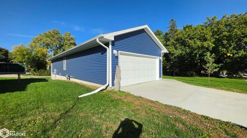 215 E K St, Forest City, IA, 50436-1543 | Card Image