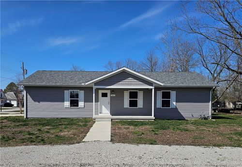 107 S Illinois St, Toledo, IL, 62468-1241 | Card Image