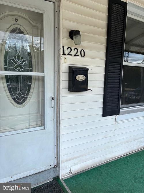 1220 W 9th St, CHESTER, PA, 19013-3509 | Card Image