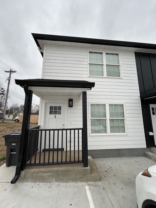 112 Martin St, McMinnville, TN, 37110-2094 | Card Image
