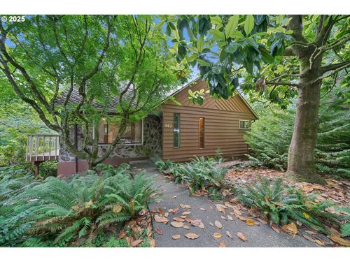 887 6th St, Lake Oswego, OR, 97034-2205 | Card Image