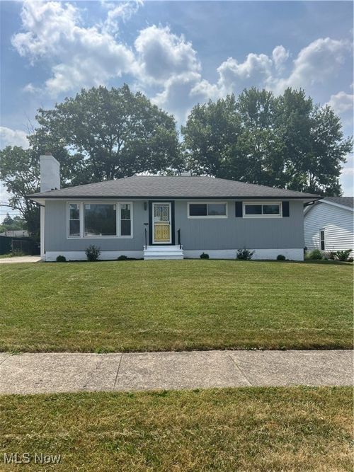 4461 Brookton Rd, Warrensville Heights, OH, 44128-4918 | Card Image