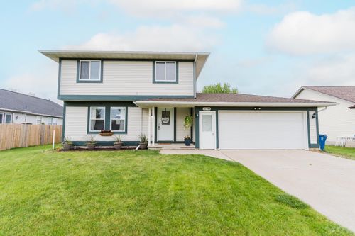 11748 Cloverview Dr, Ravenna, MI, 49451-9313 | Card Image