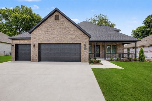 802 W Kelley Ann Street, Siloam Springs, AR, 72761 | Card Image