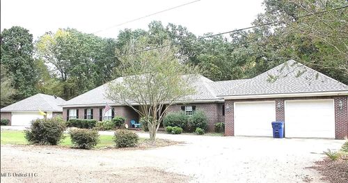 284 County Road 370, Greenwood, MS, 38930-7023 | Card Image