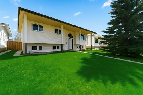 5419 53 St, Camrose, AB, T4V4N6 | Card Image