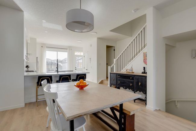 1009 Mahogany Boulevard Se, Home with 3 bedrooms, 3 bathrooms and 2 parking in Calgary AB | Image 9