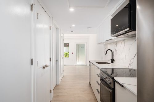 104-2075 E 1st Ave, Vancouver, BC, V5N1B6 | Card Image