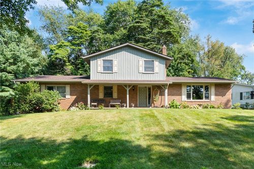 8596 Scenicridge Ave Nw, Clinton, OH, 44216-9566 | Card Image