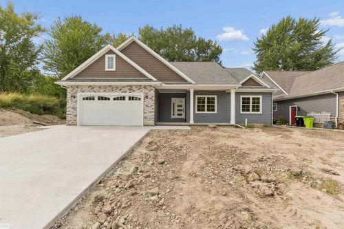 39159 Chart St, Harrison Township, MI, 48045-1884 | Card Image