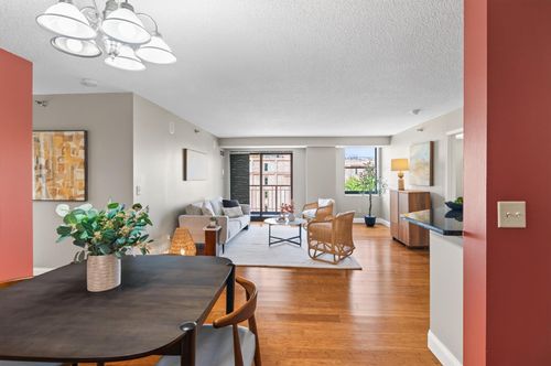 423-401 S 1st St, Minneapolis, MN, 55401-2563 | Card Image