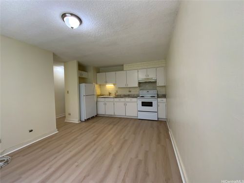 102-2981 Ala Napuaa Pl, Honolulu, HI, 96818-2701 | Card Image