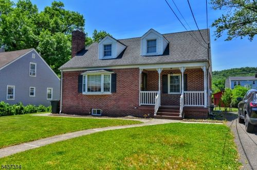 11 Onyx Ter, North Haledon, NJ, 07508-2427 | Card Image
