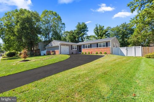 6 Hillsdale Rd, LAWRENCE TOWNSHIP, NJ, 08648-3726 | Card Image