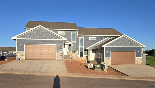 7001 Melbourne Ct, Rapid City, SD, 57702-8950 | Card Image