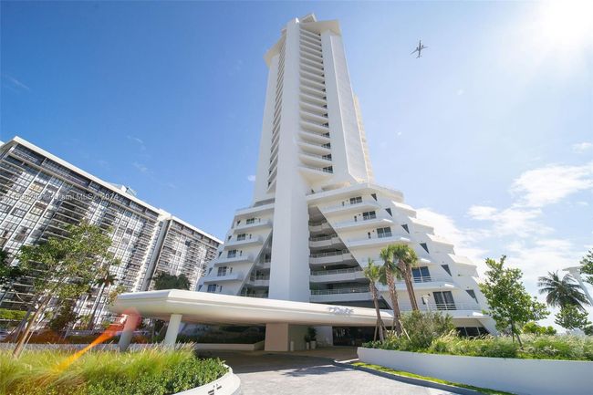APT-402 - 555 Ne 34 Th St, Condo with 2 bedrooms, 2 bathrooms and null parking in Miami FL | Image 32