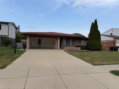 4741 Bloomfield Dr, Sterling Heights, MI, 48310-3318 | Card Image