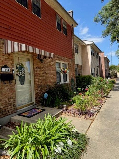 f-300 Coral Ave, Terrytown, LA, 70056-2763 | Card Image