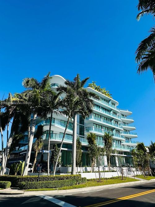 303-9901 W Bay Harbor Dr, Bay Harbor Islands, FL, 33154-1844 | Card Image