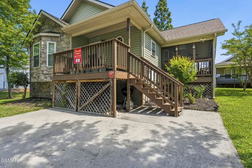 650 Lloyd Huskey Rd, Pigeon Forge, TN, 37863-4257 | Card Image