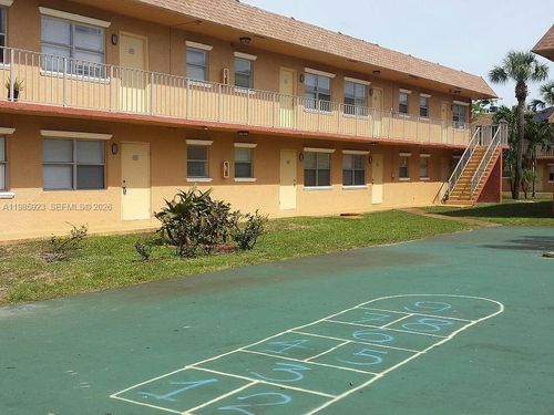 e73-101 Ne 41st St, Oakland Park, FL, 33334-1339 | Card Image