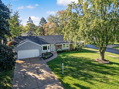 332 El Paso Ln, Carol Stream, IL, 60188-1718 | Card Image