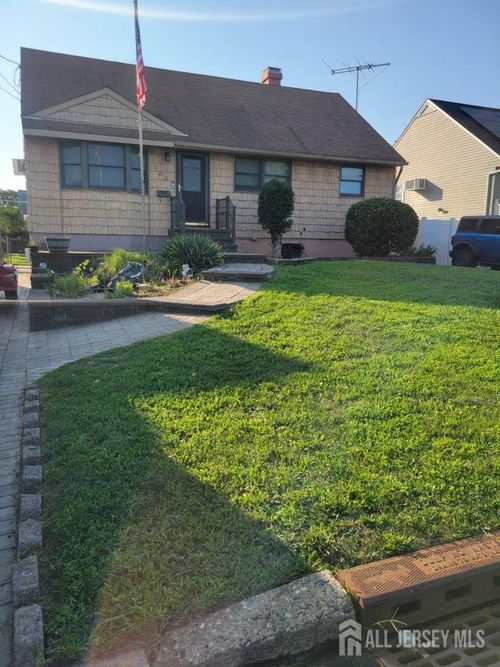 166 Bedford Ave, Iselin, NJ, 08830-2432 | Card Image