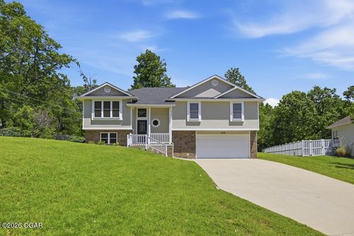 305 Sherri Ln, Carl Junction, MO, 64834-9243 | Card Image