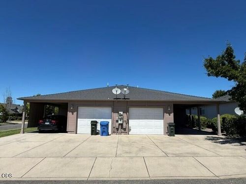 1439 Sw Kellenbeck Avenue, Grants Pass, OR, 97527 | Card Image