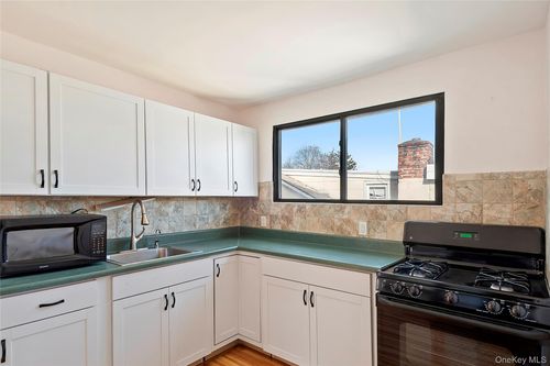 2-106 Thurton Pl, Yonkers, NY, 10704-2276 | Card Image