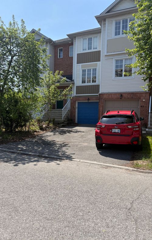 42 Manhattan Cres, Ottawa, ON, K2C4B5 | Card Image