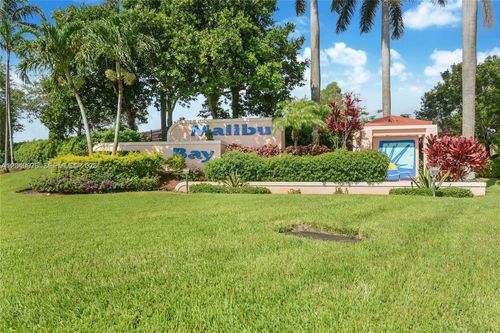 746 Nw 208th Way, Pembroke Pines, FL, 33029-2156 | Card Image