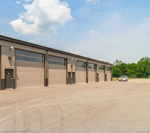 e40-1641 Balian Rd, Waterford, MI, 48327-1976 | Card Image