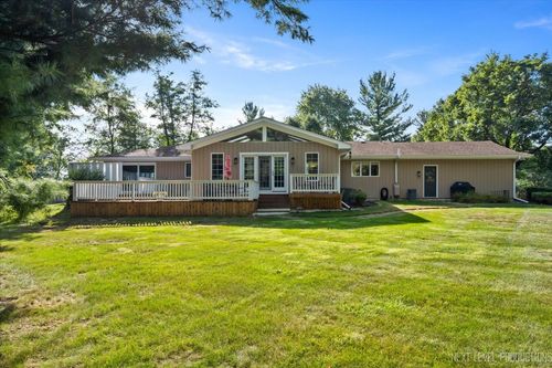 36W068 Indian Mound Rd, St. Charles, IL, 60174-1104 | Card Image