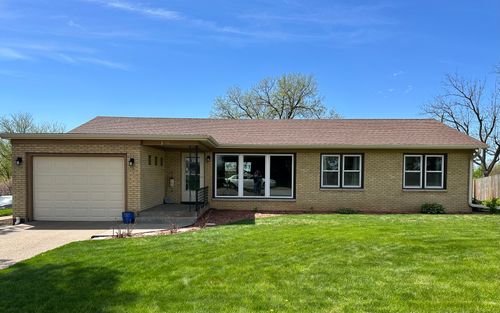 3806 Eagle Heights Dr, Clinton, IA, 52732-1338 | Card Image