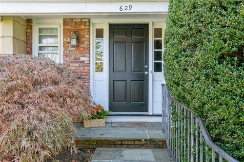 629 Shore Acres Dr, Mamaroneck, NY, 10543-4012 | Card Image