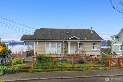 3201 S Charles Street, Seattle, WA, 98144 | Card Image