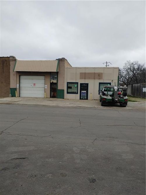 203 E Front Street, Perry, KS, 66073 | Card Image