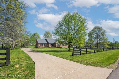 138 Noland Pike, Simpsonville, KY, 40067-5452 | Card Image
