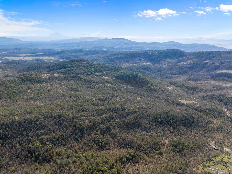 Land in Shady Cove 4