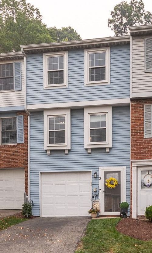 3 Shadow Dr, Pittsburgh, PA, 15227-1048 | Card Image