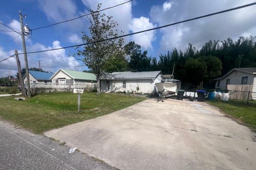 3111 Villa Dr, ORLANDO, FL, 32810-4841 | Card Image
