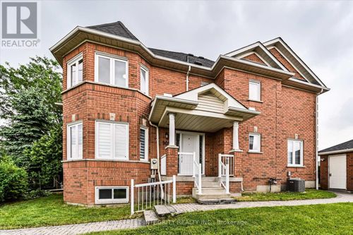 9096 Dufferin St, Concord, ON, L4K5M3 | Card Image