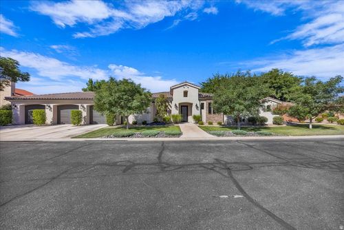 1555 W Woods View Ln, St George, UT, 84770-4441 | Card Image