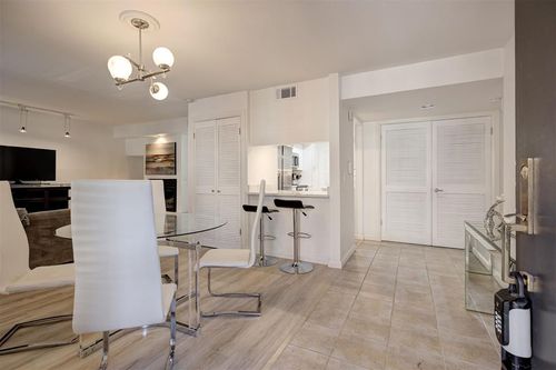 216n-600 Nw 4th St, Oklahoma City, OK, 73102-1637 | Card Image