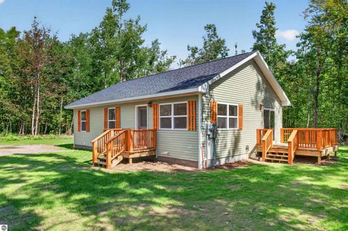 3509 N Point Dr, Gaylord, MI, 49735-8070 | Card Image
